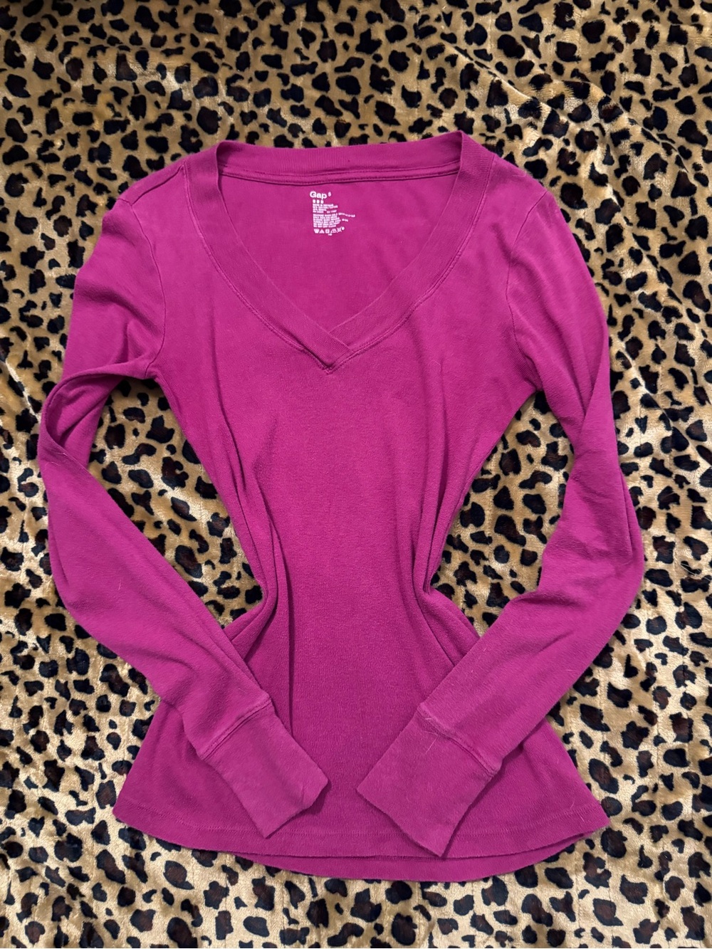 GAP Women's Long Sleeve V‑Neck Thermal Top - Fuchsia